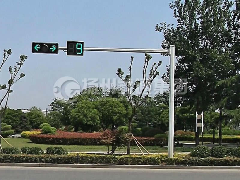 XHDG-035，L型八棱信號(hào)燈桿，丁字路口