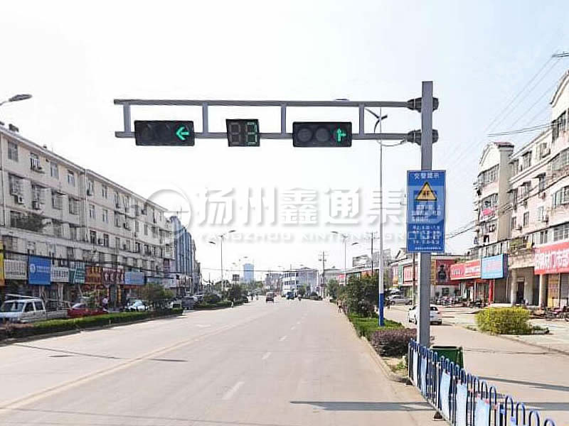 XHDG-057，F(xiàn)型方管信號燈桿